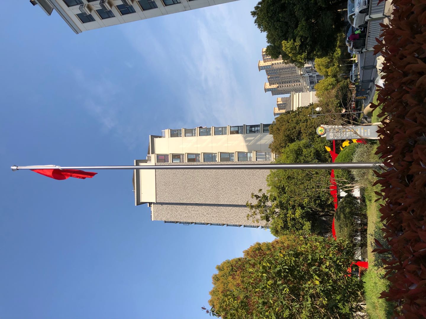 不銹鋼旗桿和建筑的高度比例一般是多少？